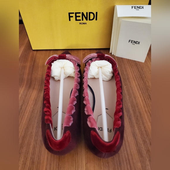 $700 New in Box 100% Authentic Women's Fendi Ballerina Flats Suede Red/Pink - Picture 4 of 11